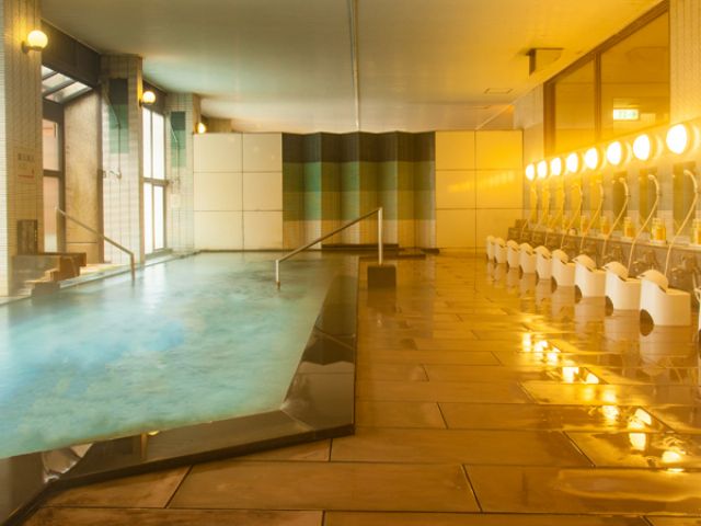 湯量たっぷりの天然温泉です♪