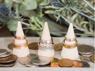 コインが指輪に大変身!?世界のビンテージコインから作る話題の「コインリング製作」