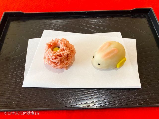 菊と月見うさぎ