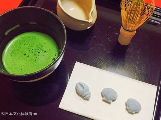 色彩お干菓子とお抹茶