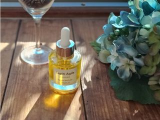 30mlの美容オイルをお作り頂けます。お顔や首、髪にも潤いを届けます