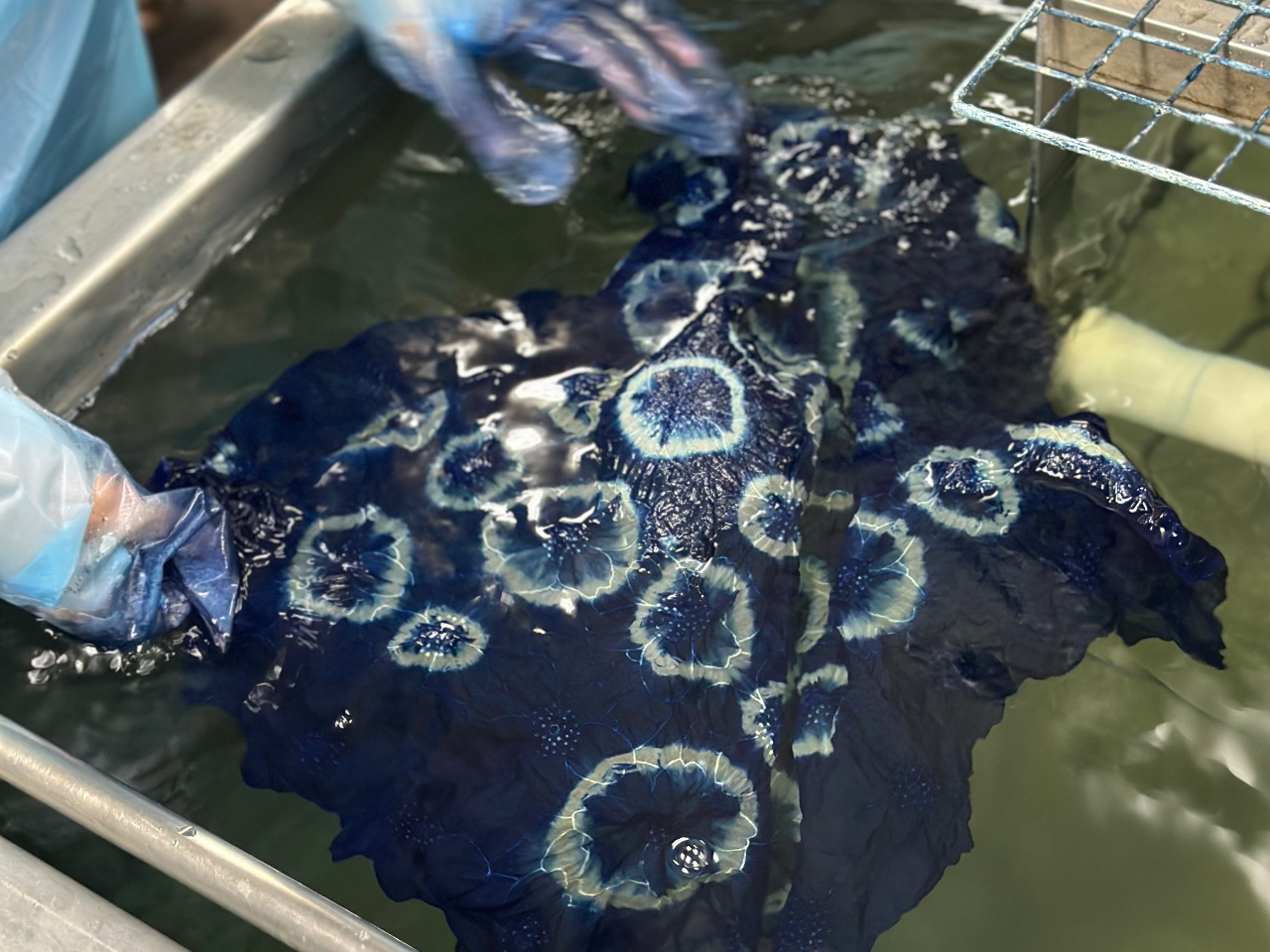 京都・右京区】手ぶらでOK！天然藍染体験☆彡好きな柄を付けて