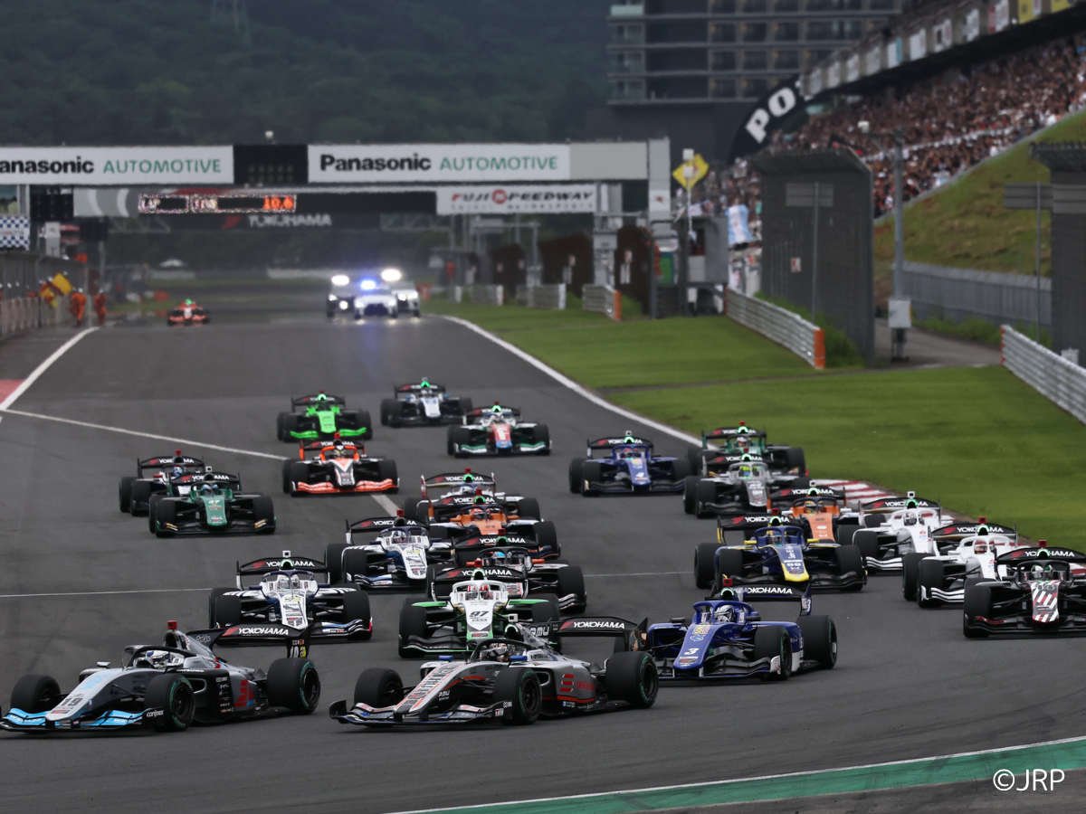 �`SUPER FORMULA�i�X�[�p�[�t�H�[�~�����j�̖��́` ���E�g�b�v���x���̃R�[�i�����O�X�s�[�h�ƁA�Ɍ��̃C�R�[���R���f�B�V����