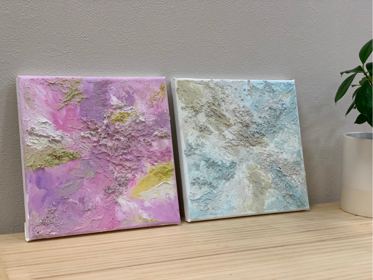 砂を使用してザラザラした質感に。可愛さ&オシャレさが増す作品が製作できます。