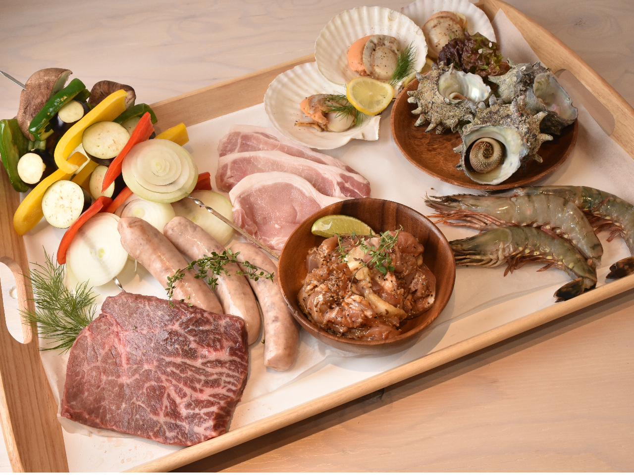 BBQ食材は地場産にこだわり、お野菜をはじめ、お肉は同じ業態の中でも特別良いものを使用してます。詳しくは、ご説明に記載してるメニューをご確認ください。
