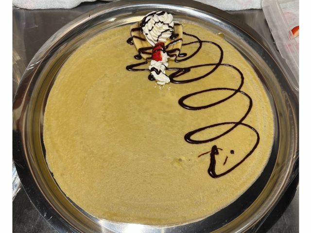 好きなクリーム・フルーツ・ソースは、各1種類迄体験費用に含みます!他にもトッピングしたい時は、トッピングのお値段だけ追加お願いします!