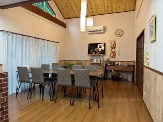 【共有スペース】1階 最大18名までご利用いただけます。会議・パーティーなど様々なシーンでご利用いただいております。