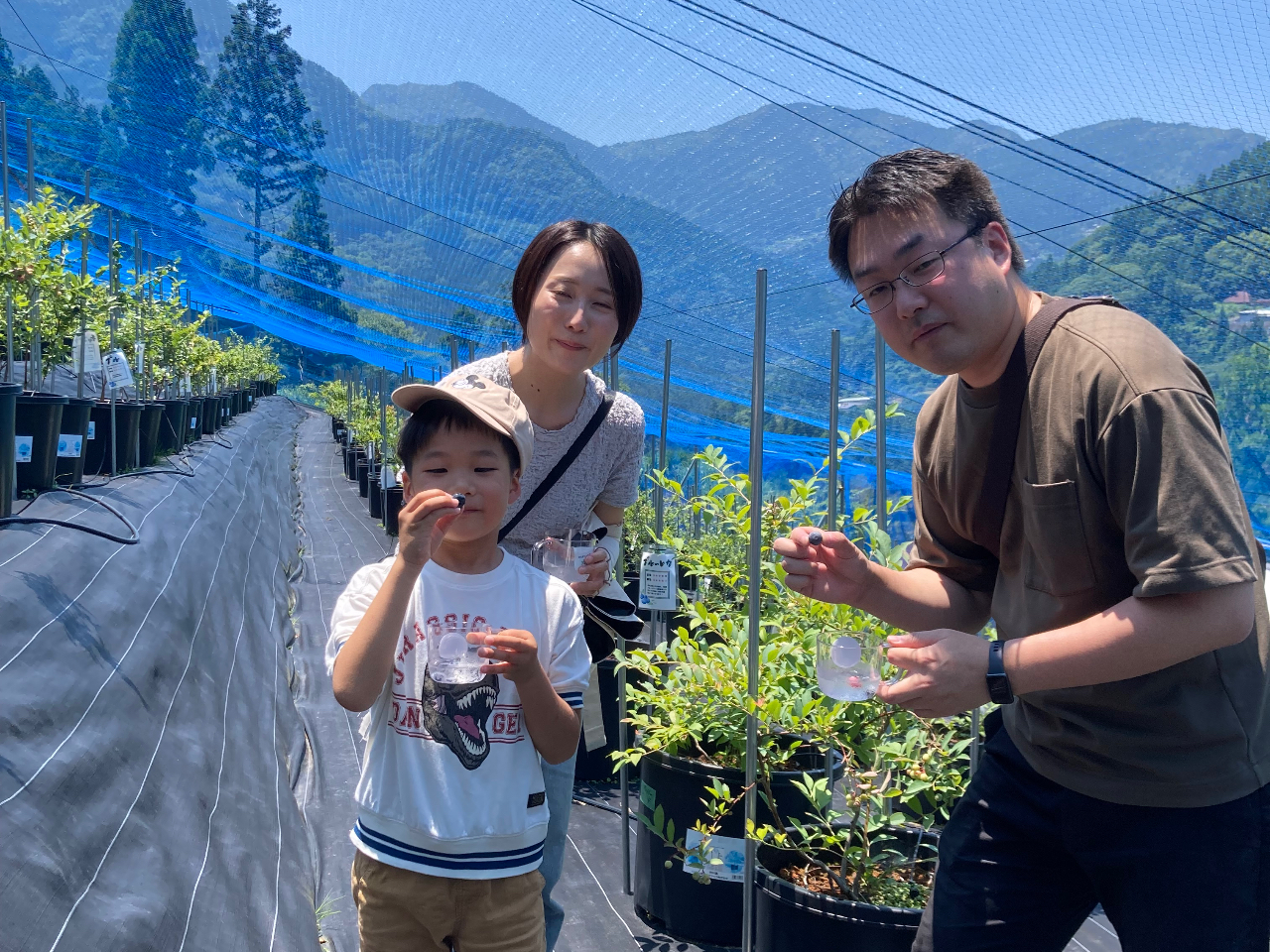 �����͖h���V�[�g��~���Ă��܂��̂ŁA�T���_���ł����܂��B�c�J�̌i�ςƗ����̒��A�u���[�x���[��肪�y���߂܂��B�X������ꂽ�R�b�v�T�[�r�X�����Ă��܂��B