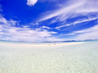 360度エメラルドブルーに囲まれた幻の島へ!
