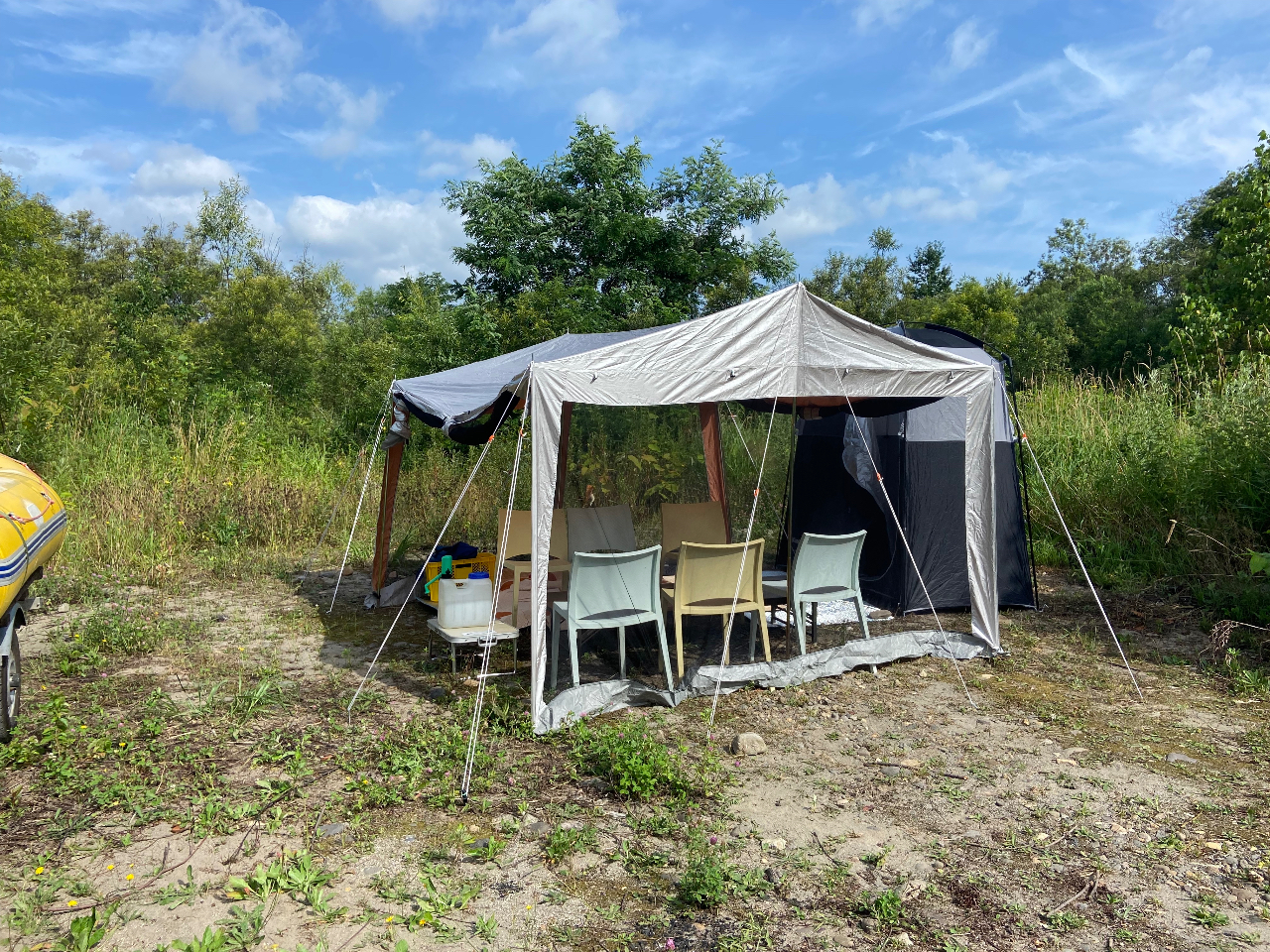 �͌��Ƀe���g�E�^�[�v��ݒu����A�E�g�h�A�X�^�C���x�[�X