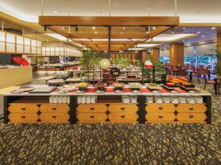 レストラン「麗峰」 イメージはサムライシティ