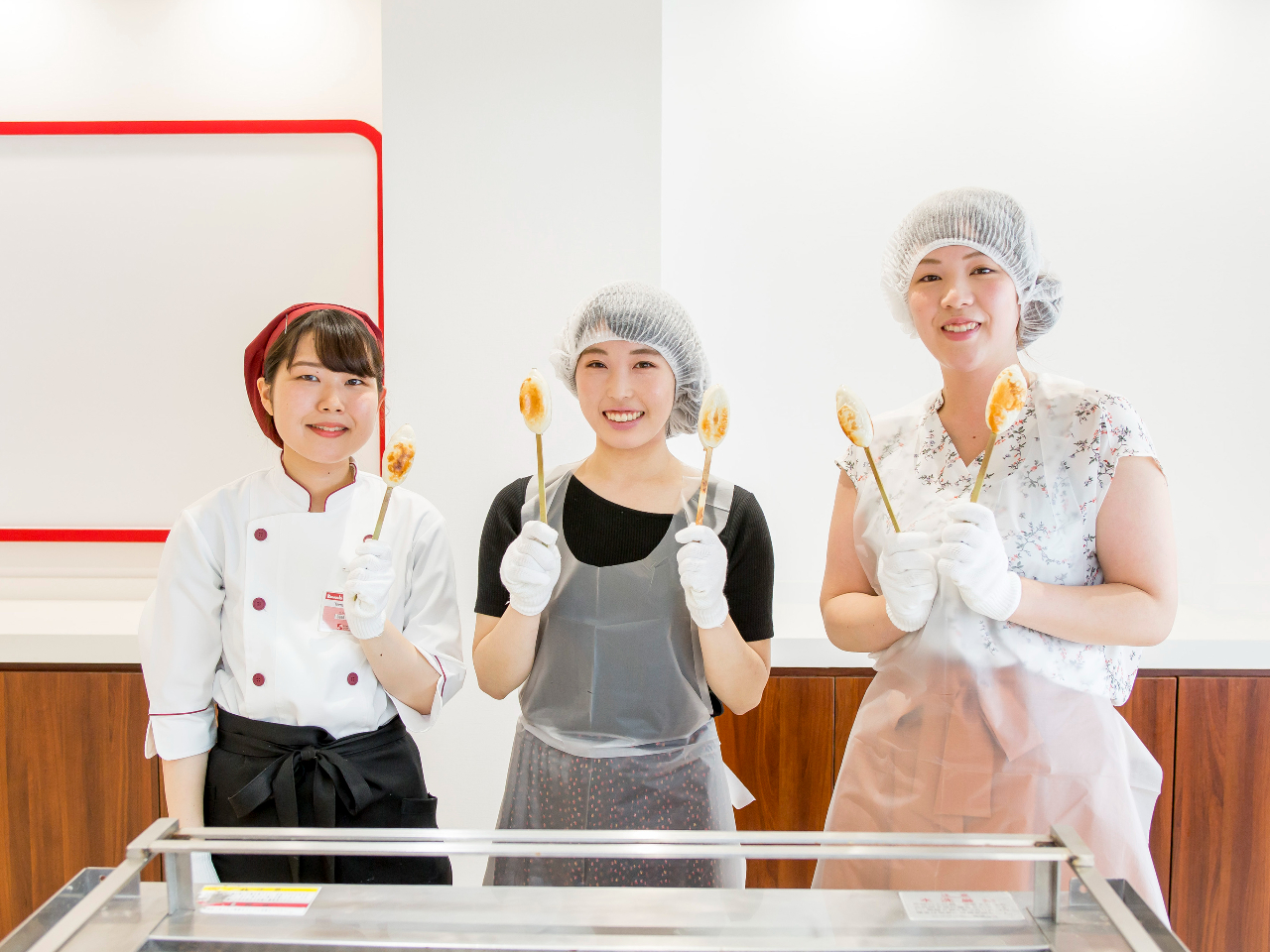 【体験】焼き立てアツアツの笹かまぼこの完成です♪