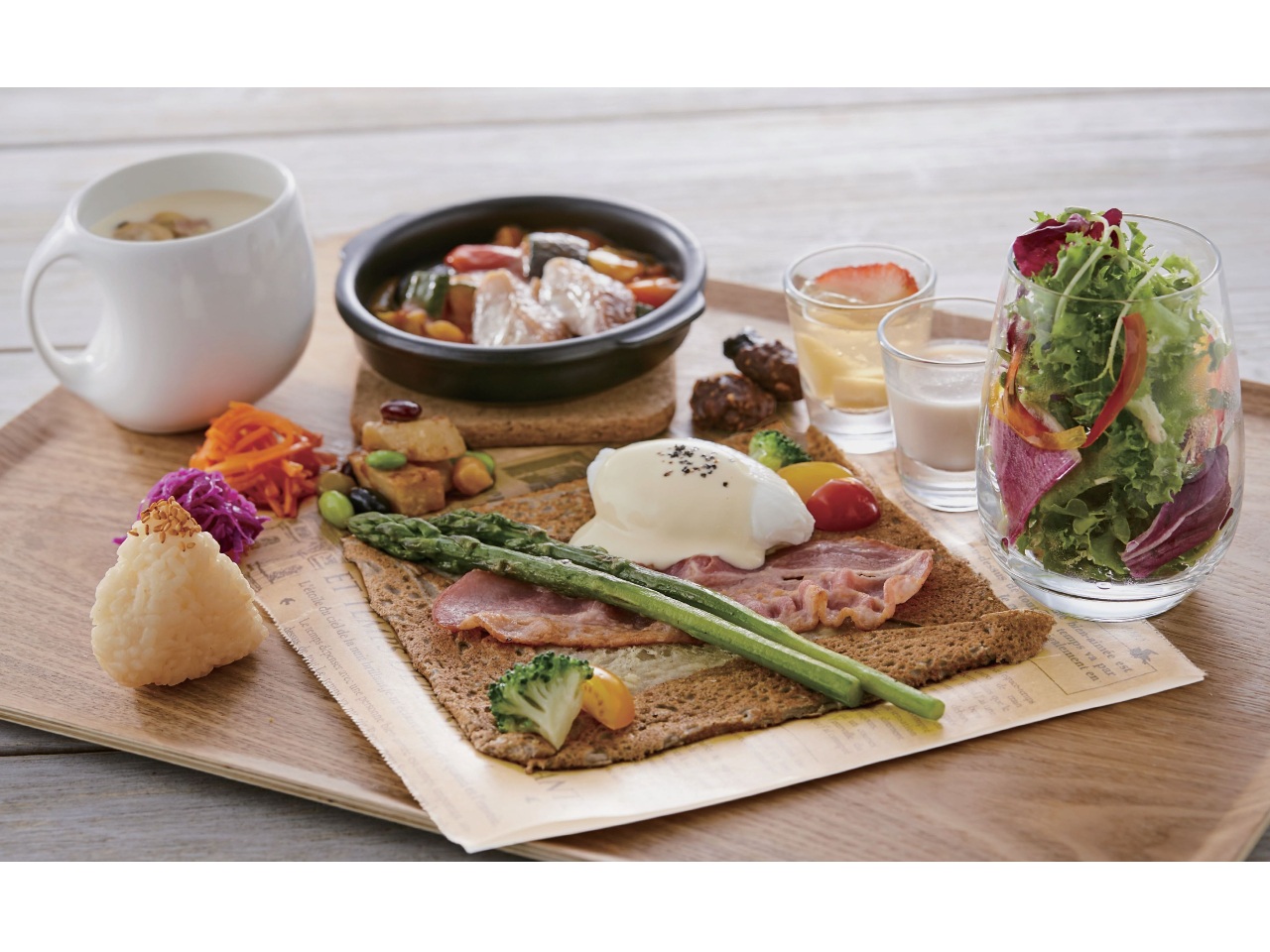 【杜のこんだてCafe】「特製プレートランチ」季節のお野菜がたっぷりのったお魚のすりみとそば粉のガレットをメインとしたスペシャルプレート♪(写真はイメージ)