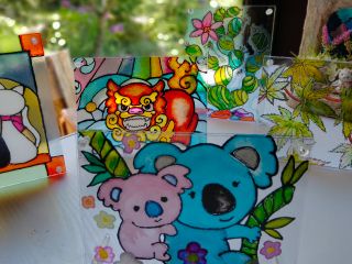 B・プラン★フォトフレーム (アクリル部分20cm x 15cm) にディンプル絵の具で彩色をします★図柄は当日に在庫中からお好みのデザインを選んで頂けます。