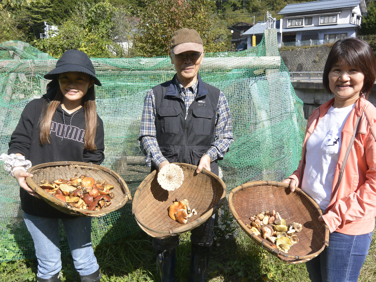色々なキノコが採れてます♪