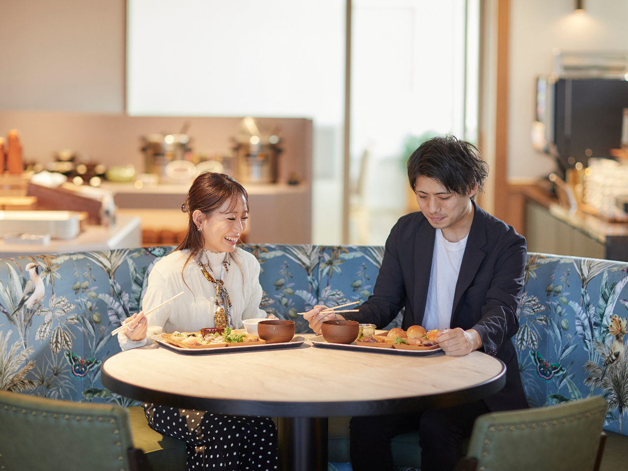 オシャレなソファー席