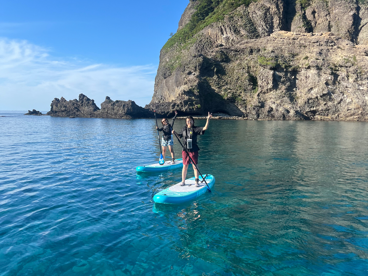 無人島の近くまで行くとすごい迫力です♪