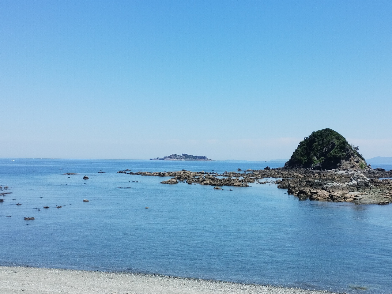 海の向こうには、世界文化遺産「軍艦島」が見えます。