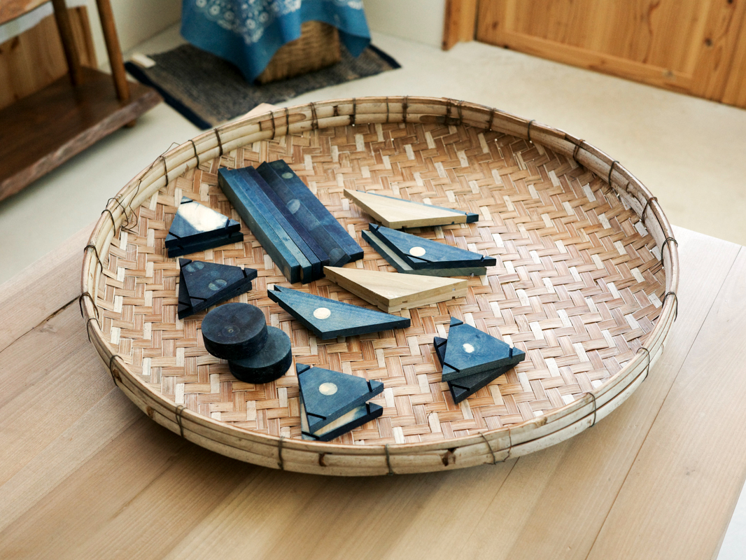 �u���ߍi��v�Ƃ����Z�@�ŗ������s���܂��B�݂��̂悤�Ȗ،^�Ő��n�����ݍ��ނ��ƂŁA�͗l����߂Ă����Z�@�ł��B