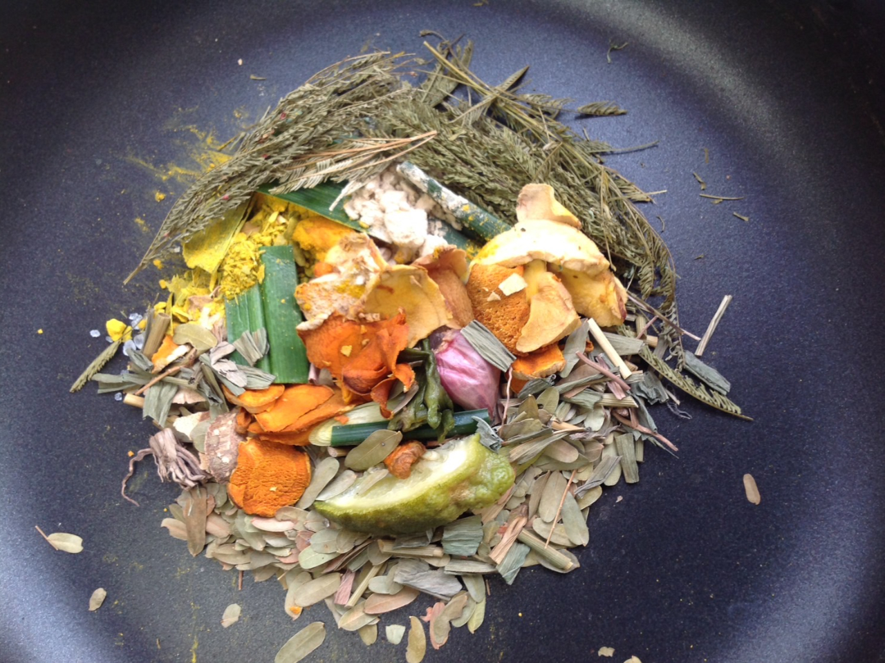 リラクゼーションの一環として、ダイエット、美肌効果、デトックス、冷え性の改善、肩こり・腰痛の改善、血行不良の改善、精神的疲労・不眠の改善などの効果があります