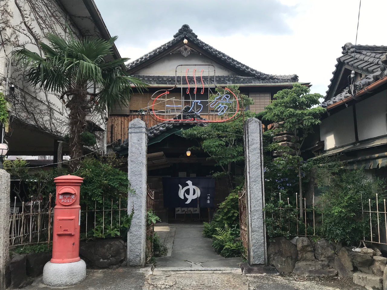 T@}[NƉ̃lIēɂ̓^CXbvC𖡂킦郌gȋԂ҂Ă܂B