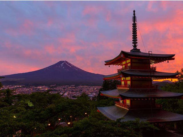 すこし足を延ばしてこんな景色も。新倉山浅間公園。