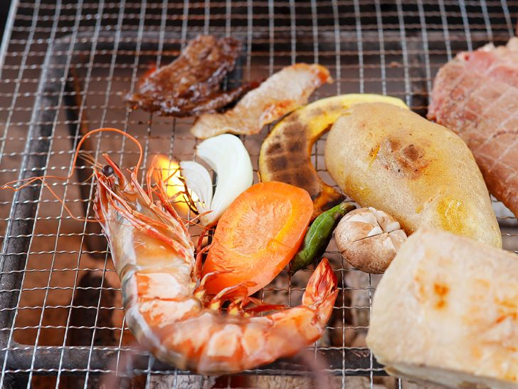 X玩]Ԃ5uO̍Lv{S̃C낢@K[fł͎OK̃^BBQꂠB\ŎԂBBQ聝