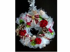 クリスマスリボンリース。アーティフィシャルフラワーリースに変更可です。仕上がり約20aです。