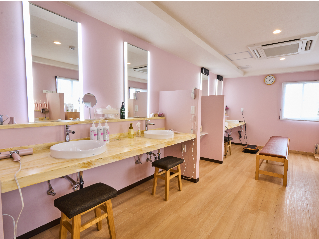 邢pE_[[ɂ́AlC̃hC[≻ϕiB