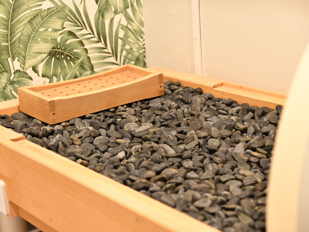 X̊՗̐΂͉ԊOʂ̍k΂gpĂĝ̓炶艷܂܂B