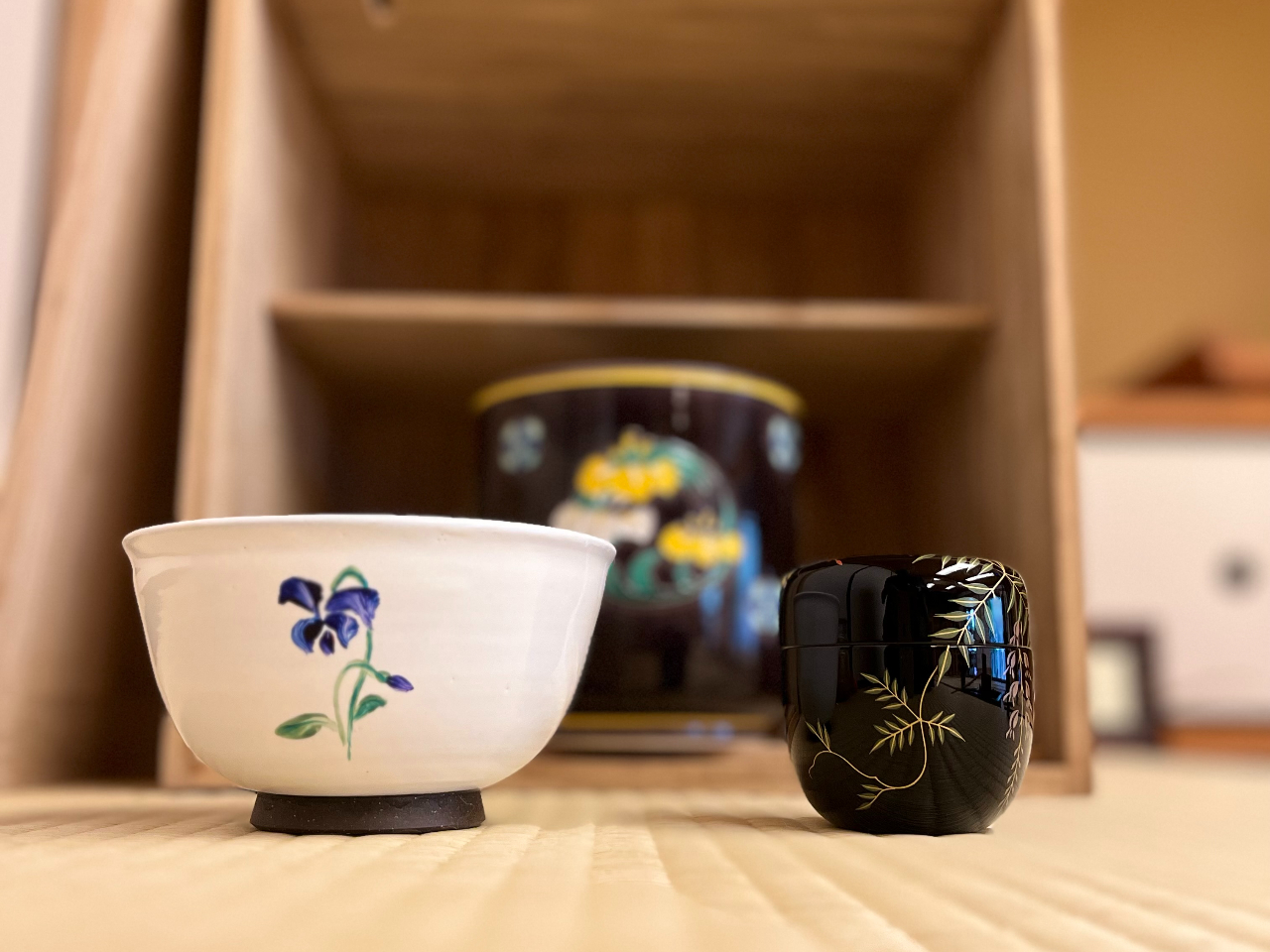 Different utensils and decorations are chosen to match the seasonal themes.