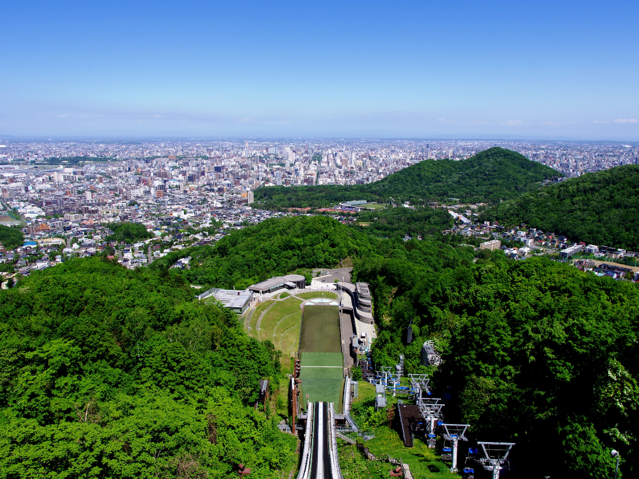 【最大大人は100円割引!】札幌・大倉山ジャンプ競技場 展望台リフト往復チケット...