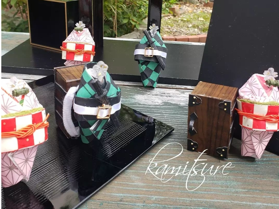 アニメ好きな方へ 6pくらいのちいさな華姫 和紙で帯を作り和紙の着物につけます