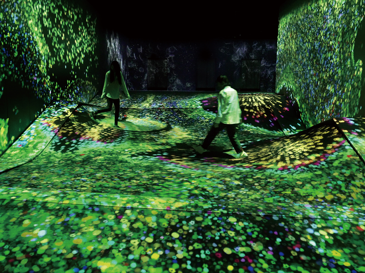 *運動の森*ふわふわな地形のつぶつぶの地層