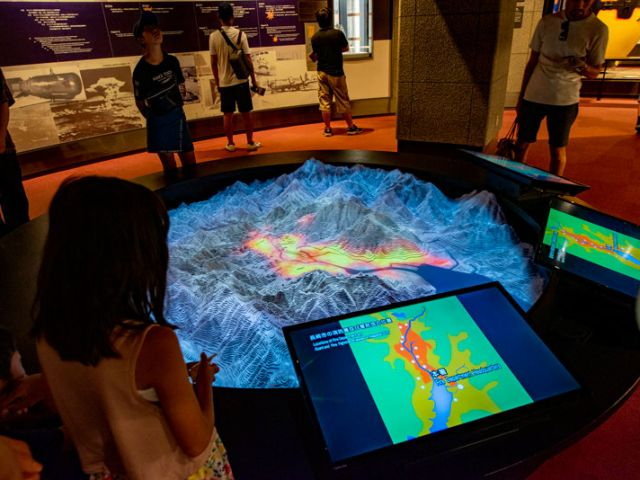 �픚��������̊X�i����n�`�͌^�j