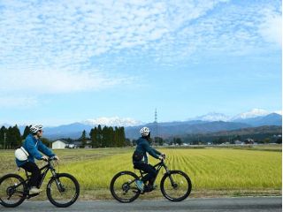 E-BIKE(電動アシスト付き自転車)レンタルで自然豊かな立山の町を走り抜けよう♪