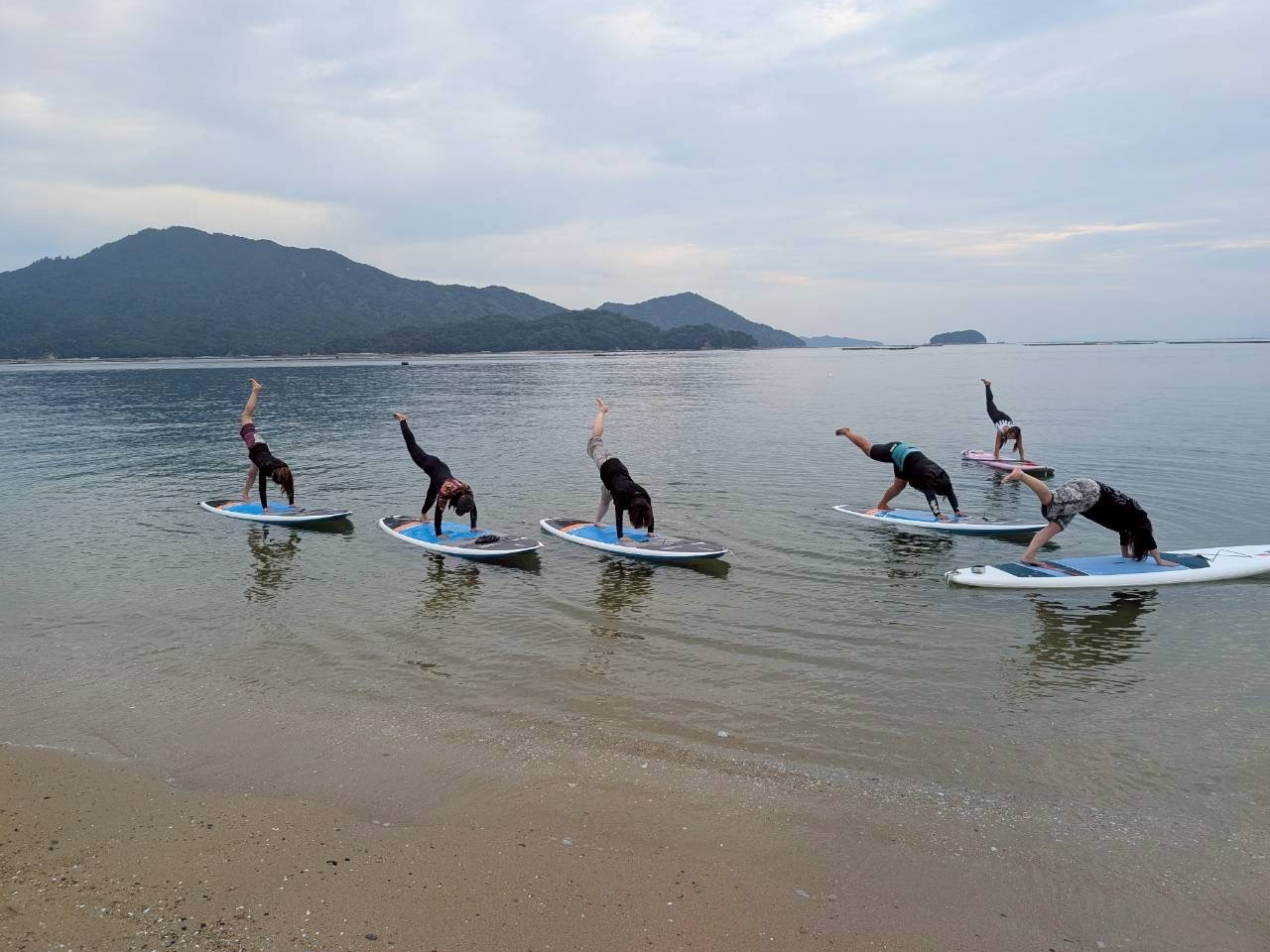 �_�C���X�g���N�^�[���������A��������̃��b�X����A�N�e�B�r�e�B���s�����Ă���X�^�b�t�����J�Ƀ��N�`���[���܂���^