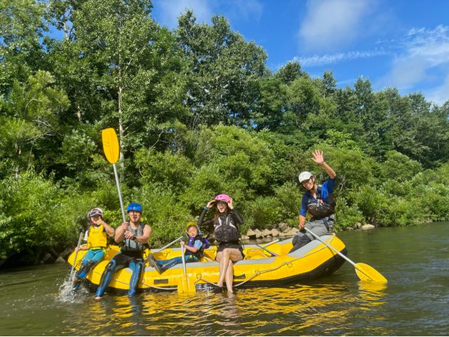 MJラフティング:【初心者大歓迎のラフティング!】国内トップクラスの美しさを誇るニセコの尻別川で大自然を思いっきり満喫しませんか?