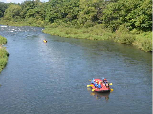 MJラフティング:【初心者大歓迎のラフティング!】国内トップクラスの美しさを誇るニセコの尻別川で大自然を思いっきり満喫しませんか?