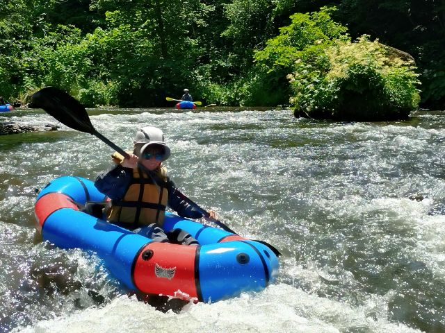 MJラフティング:【アラスカ発祥の新しい川下り!パックラフト】自分で操船!川を下るスリルと大自然を思いっきり堪能しよう!初めての方でもガイド付きで安心♪