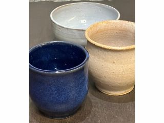 通常体験では湯のみか小鉢のどちらか1つ作成できます。釉薬は7種類から選べます。