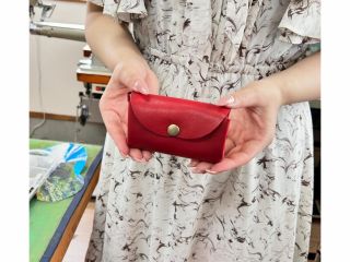 小銭・お札・カード・鍵など収納できます! プレゼントにもおすすめです