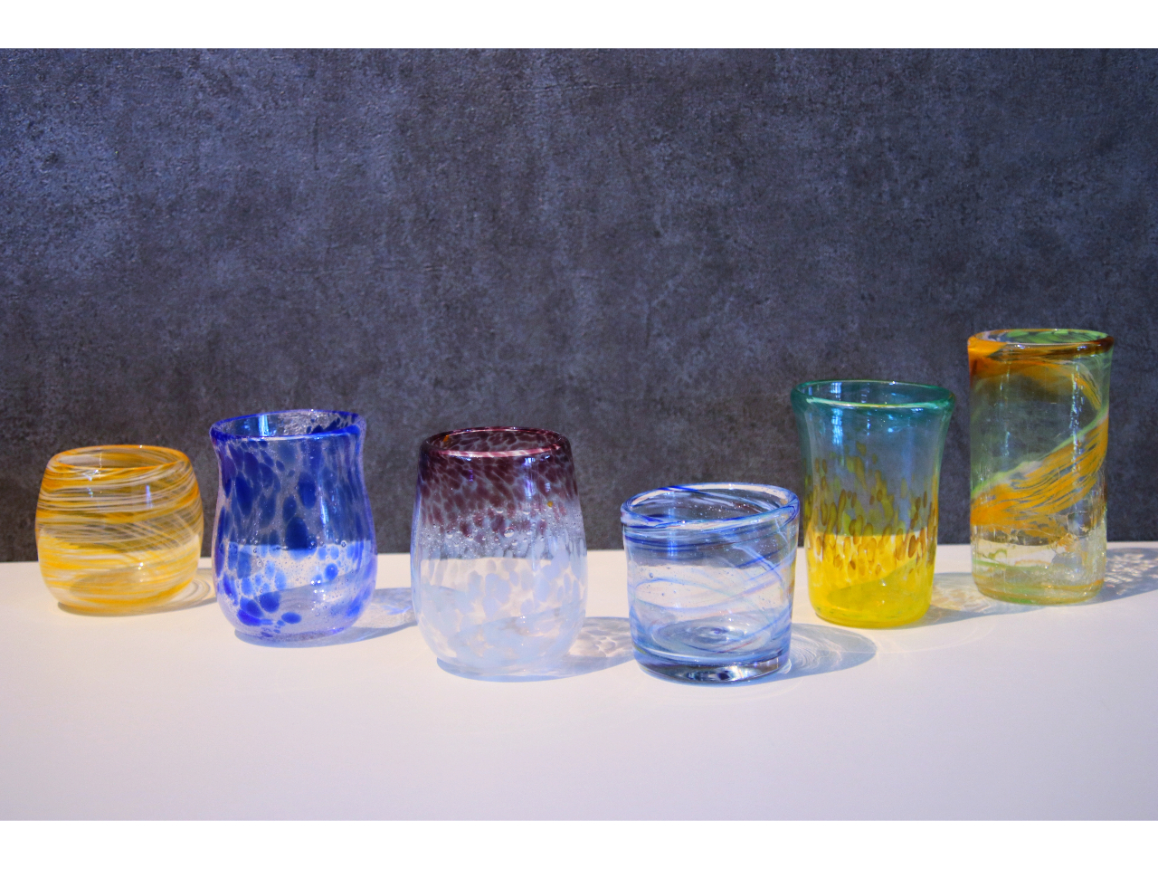 낢Ȍ`F̕tŐEɈ̃KX܂I