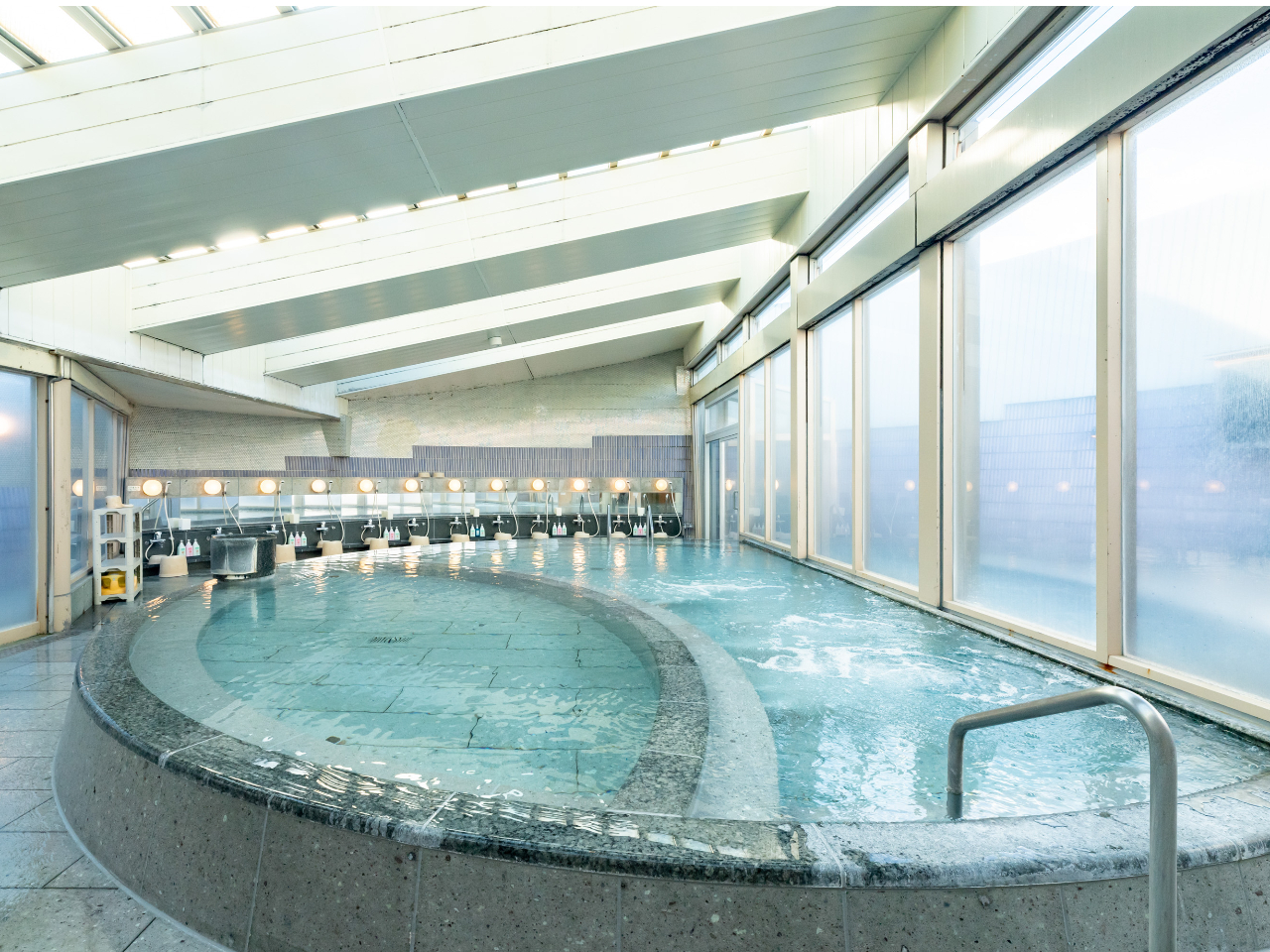 V̓́AVɌĊJꂽJԁB͍ƃWFbgoXEIVC͒ቷƔgBTEiĂ܂B