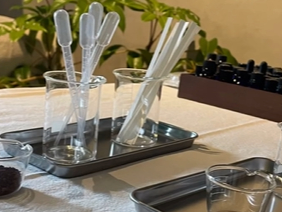 【金・土曜日限定ワンドリンク付プラン♪】楽しいオリジナル香水作り体験♪30種類~...