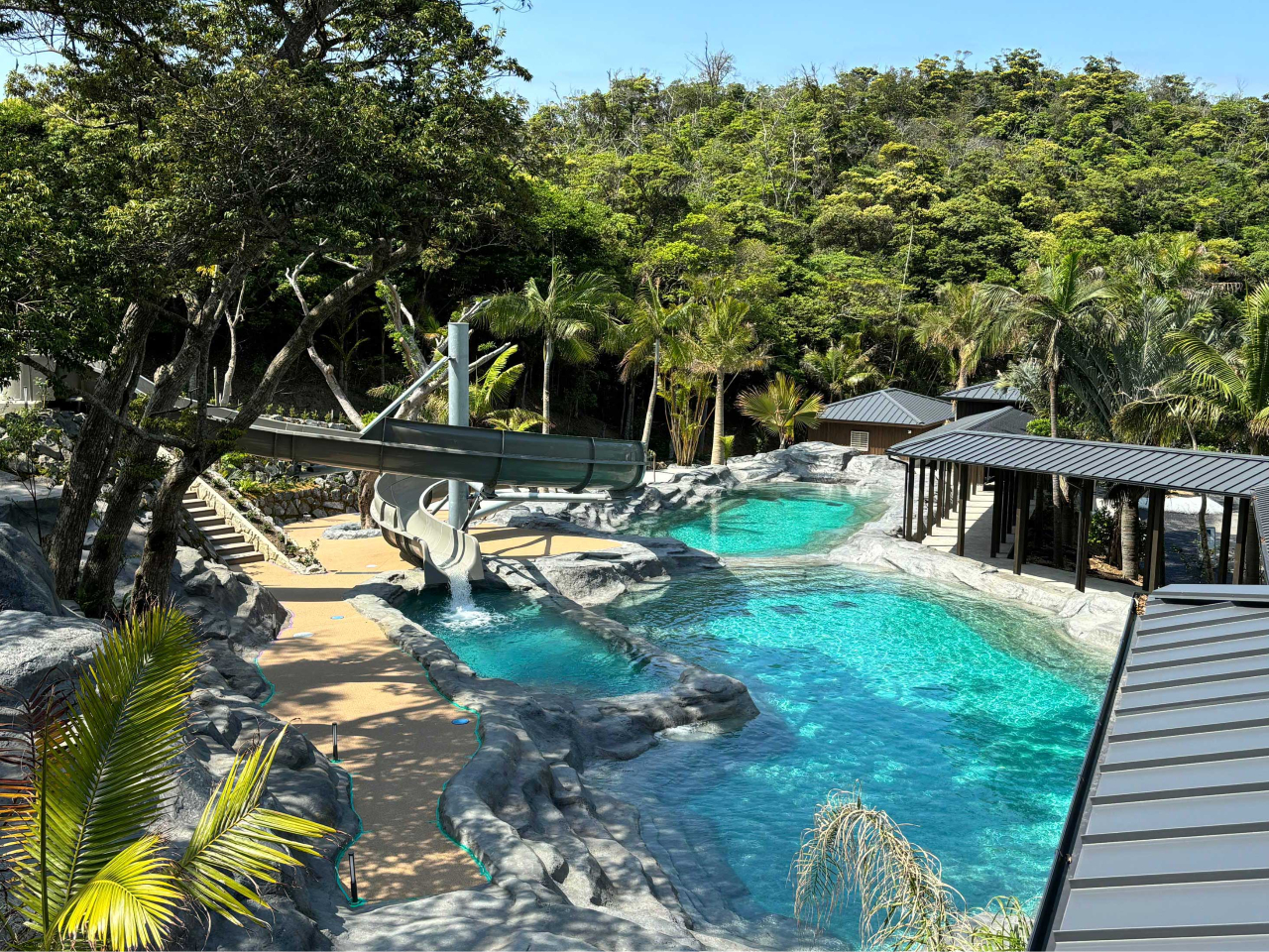 天然温泉・サウナ・屋外プール・レストラン・グランピングなど
様々な体験が出来る唯一無二の場所!
大自然に包まれながら、一日中楽しめます!