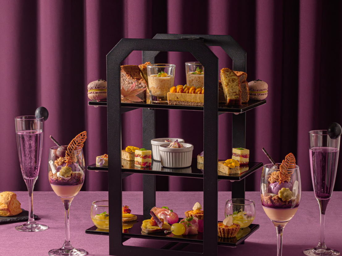 At^k[eB[L'Automneigkj