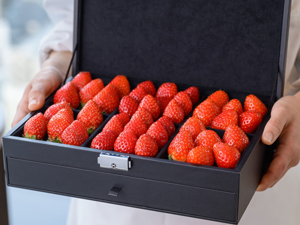 �C�`�S�̃W���G���[BOX�@3��̃C�`�S��H�ה��