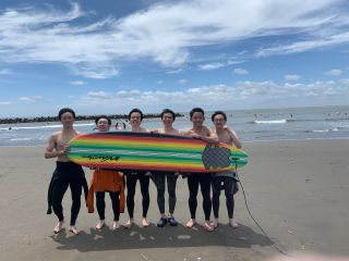 みんなで楽しくサーフィン!