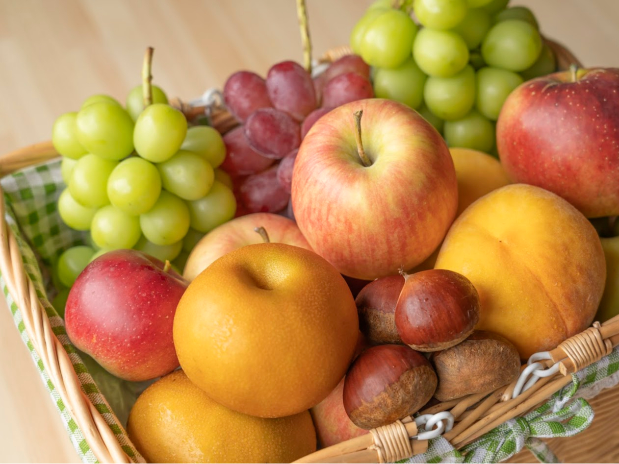 もも、りんご、なし、ぶどう! ※画像はイメージです。